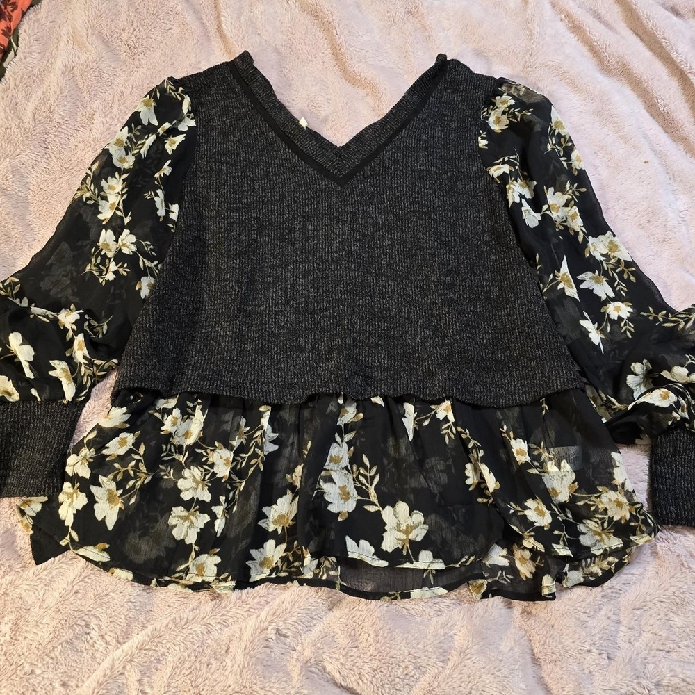 Maurices Black and Cream Floral Blouse